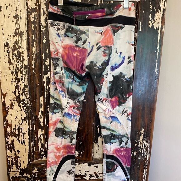 Lululemon high waisted Inspire Multi Color Legging size 2. - Picture 2 of 4